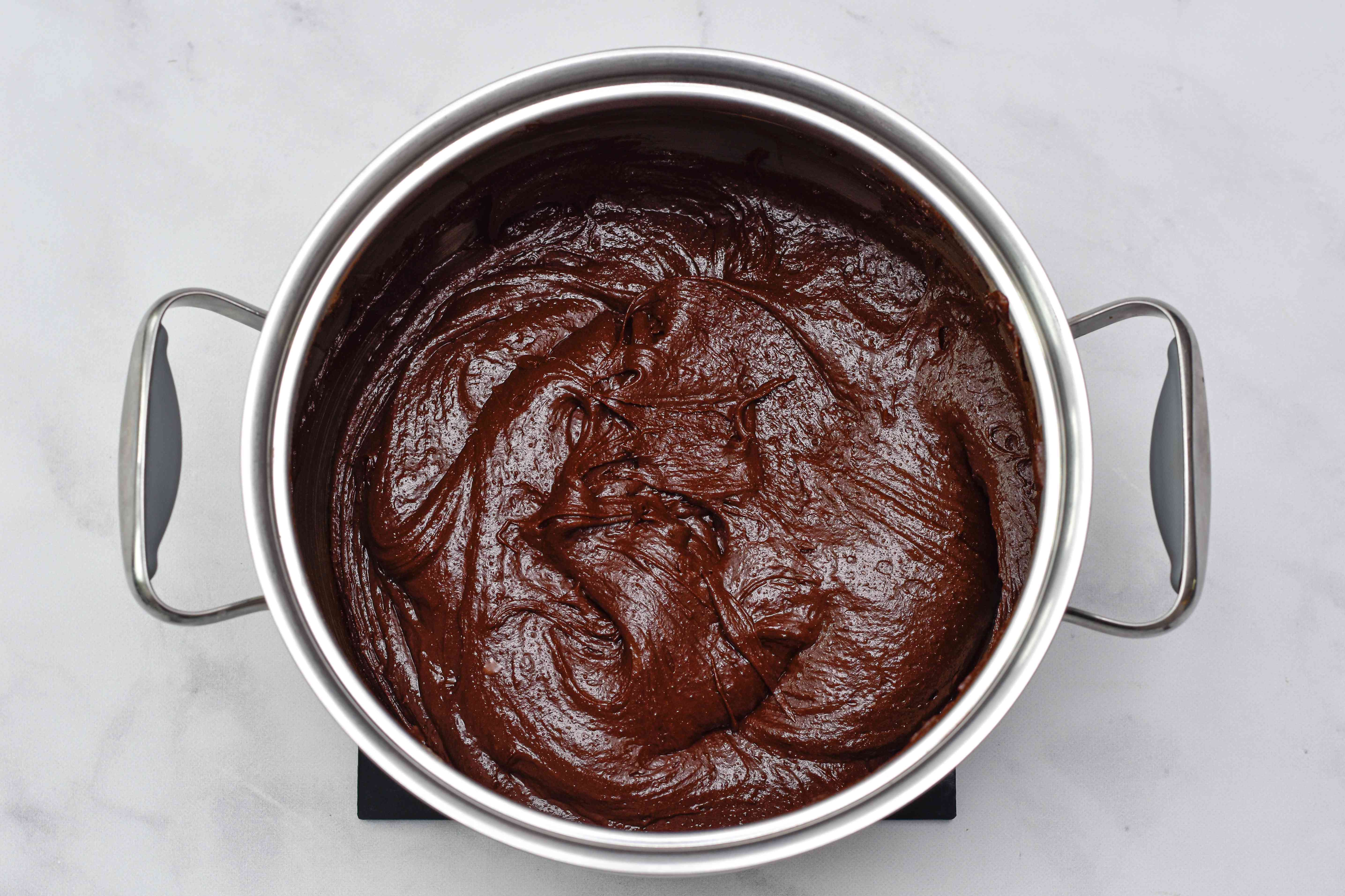 Masa de brownie espesa para hacer Brownies de remolino de caramelo Fudgy 